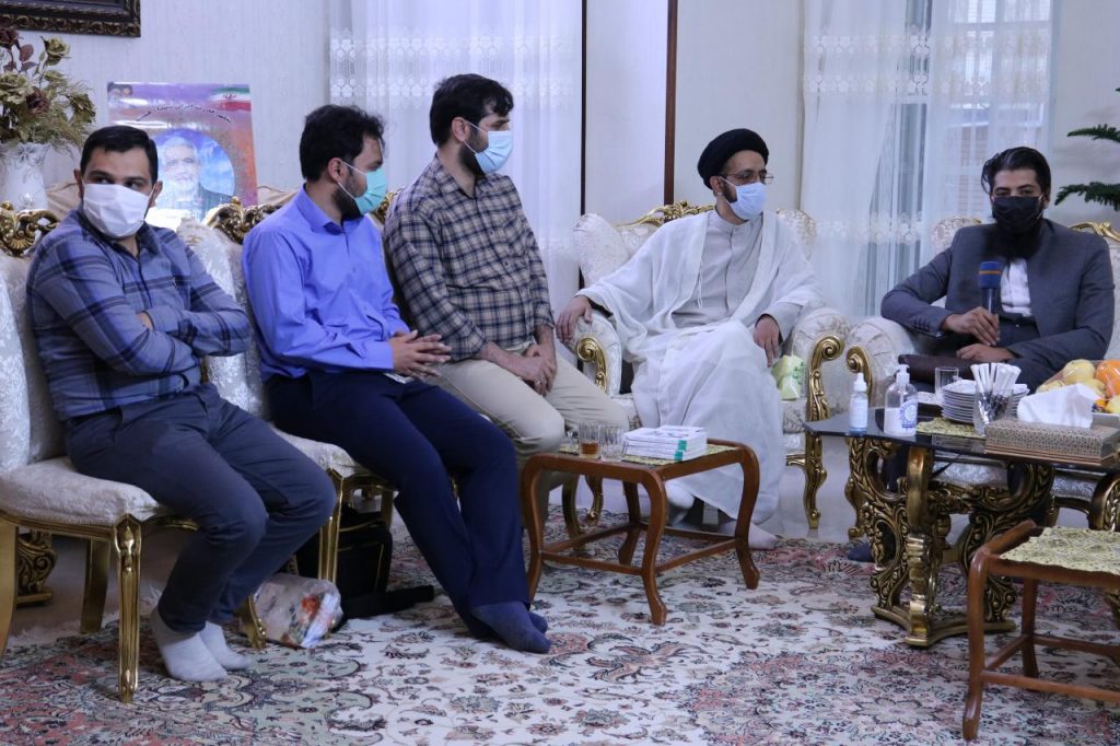 حجت الاسلام انجوی در منزل شهید اسکندری