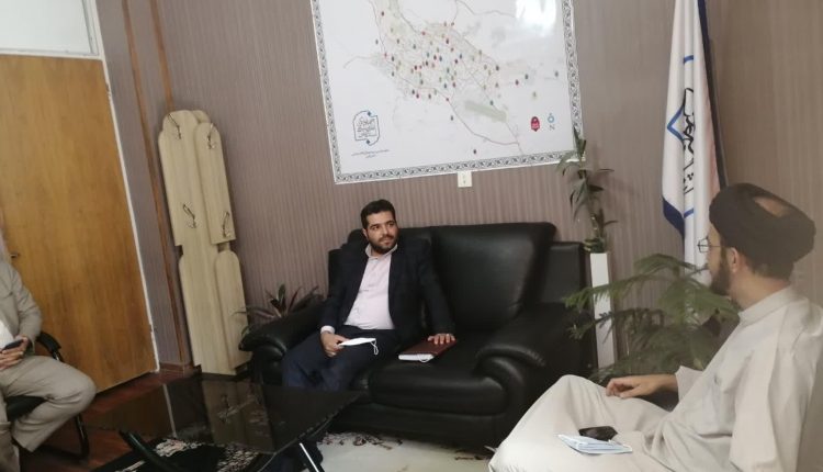 دیدار صمیمانه حجت الاسلام انجوی نژاد با آقای وحید نمازی مدیر حوزه هنری فارس